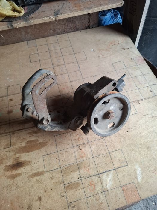 Продам насос гура на тойоту мотор 3sfe