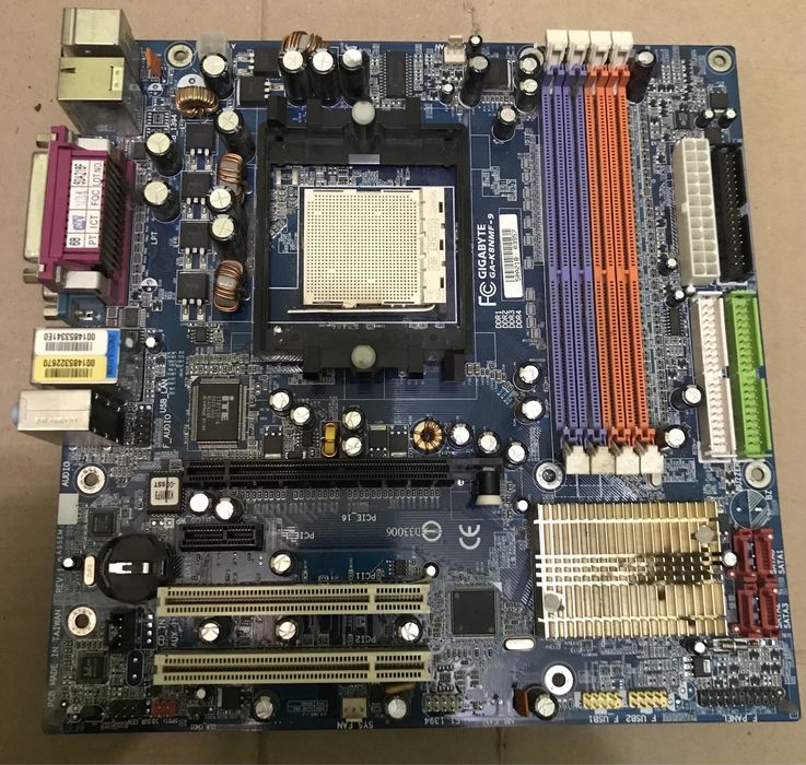 Материнская плата для компьютера