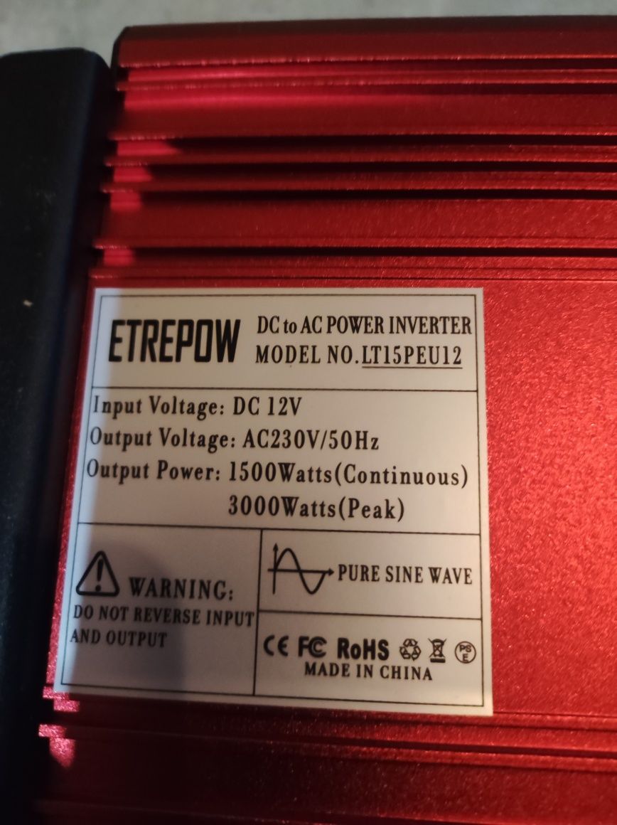 Продам  інвертор ETREPOW 1500 Вт з акумулятором.