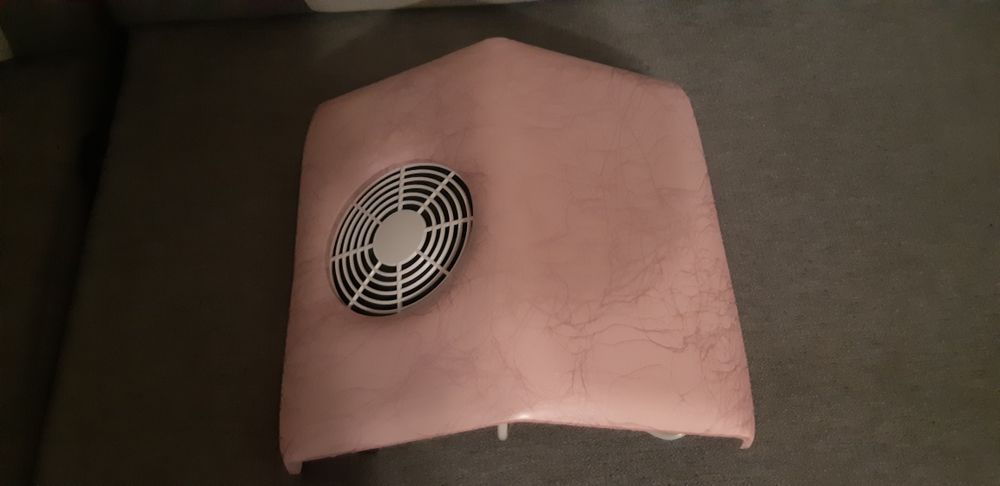 Pochłaniacz pyłu paznokci