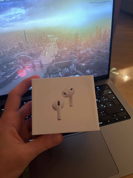 AirPods Pro 3 нові