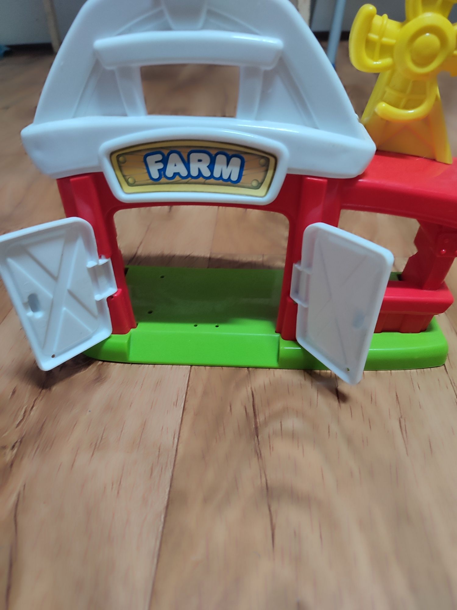 Zabawka farma  stodoła