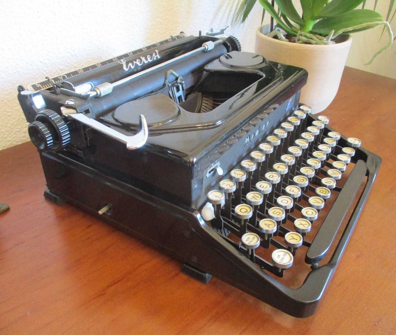 Everest - Maquina de escrever