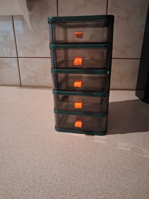 Pudełko plastikowe do przechowywania używane