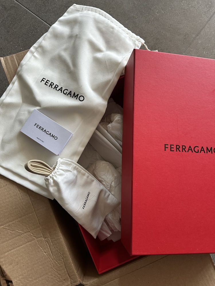 Ferragamo кроссовки бежевые 12 размер ( 46 р ит. )