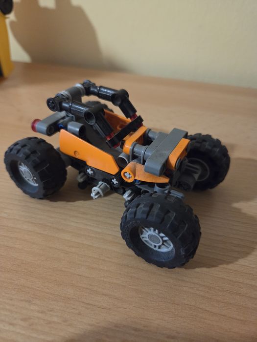 Pojazd LEGO technic mini monster truckt