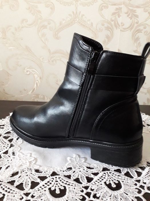 Жіночі зимові шкіряні черевики 39р.
