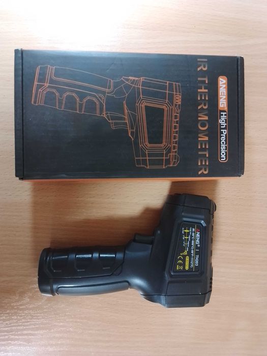 Инфракрасный бесконтактный термометр пирометр ANENG TH203 -50 + 600