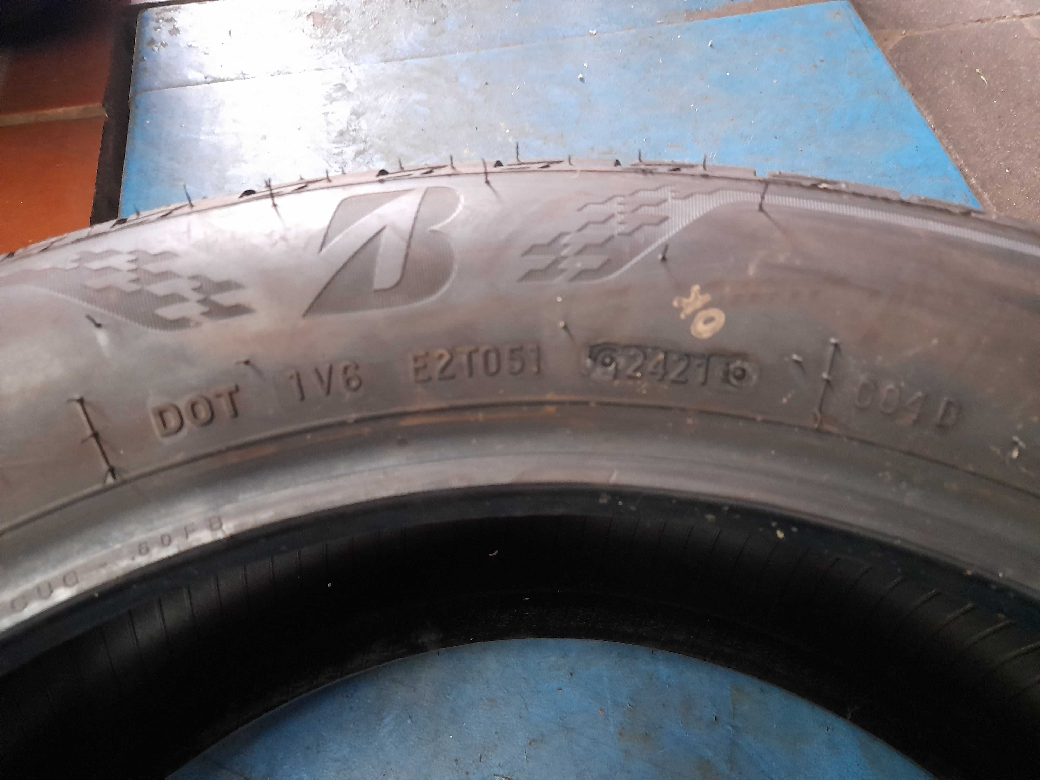 Opony demo 215/55r18 Bridgestone