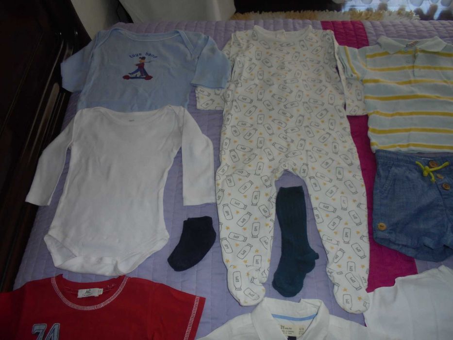 lote de roupa de menino bebé os ténis da marca Geox