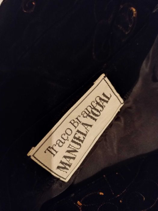 Vestido de noite em veludo preto