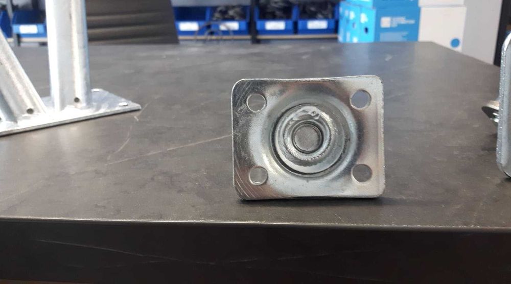 Zawias regulowany M16