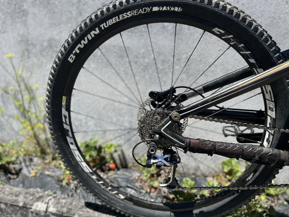 Bicicleta Carbono Scott Spark 30 27.5 18” (M)