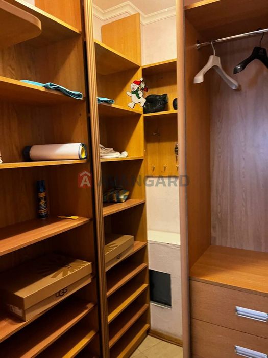 Продам 3 кімнатну кв. в новобудові, автономним опаленням.