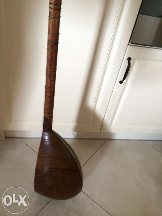 Saz instrument muzyczny ma ok.50 lat