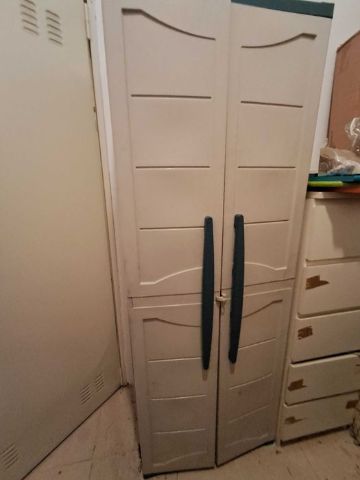 Armário de arrumação em plástico resistente - 4 prateleiras