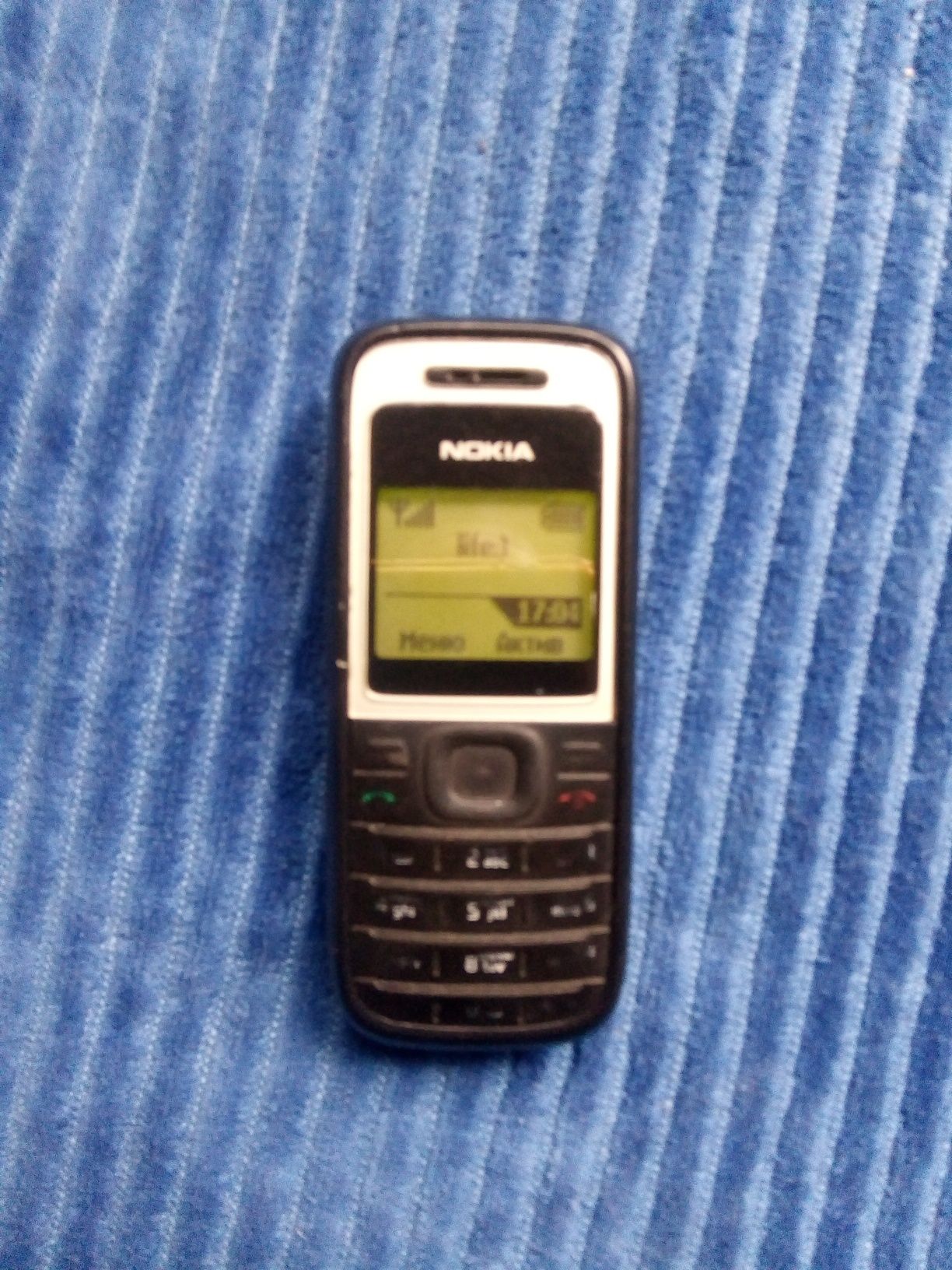 Кнопковий телефон Nokia 1200 гарний стан.