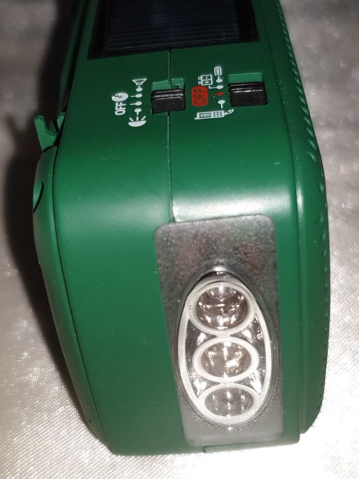 Rádio de Emergência c/ Manivela Manual, Painel Solar, Lanterna, Alarme