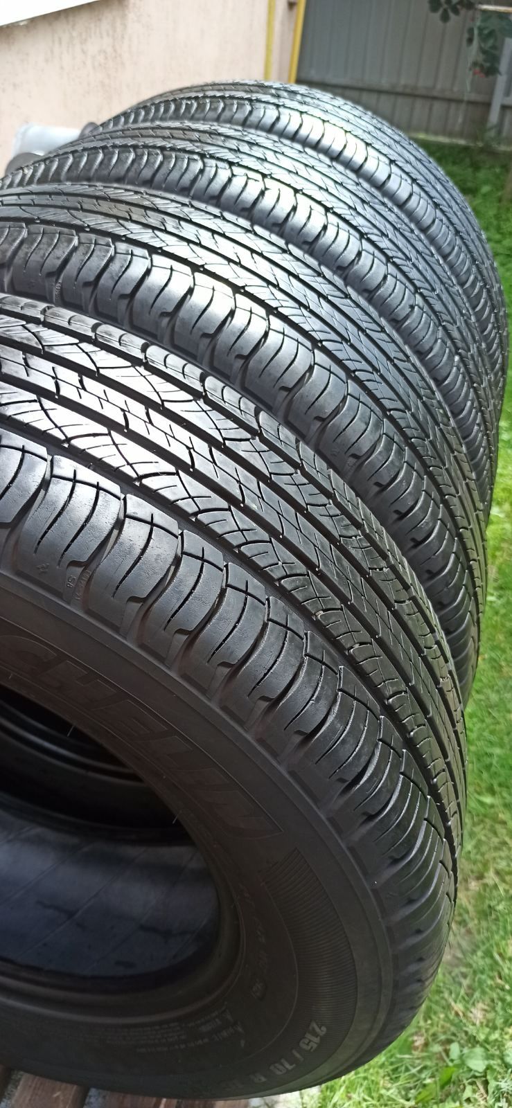 Комплект літніх шин 215 70 16  Michelin