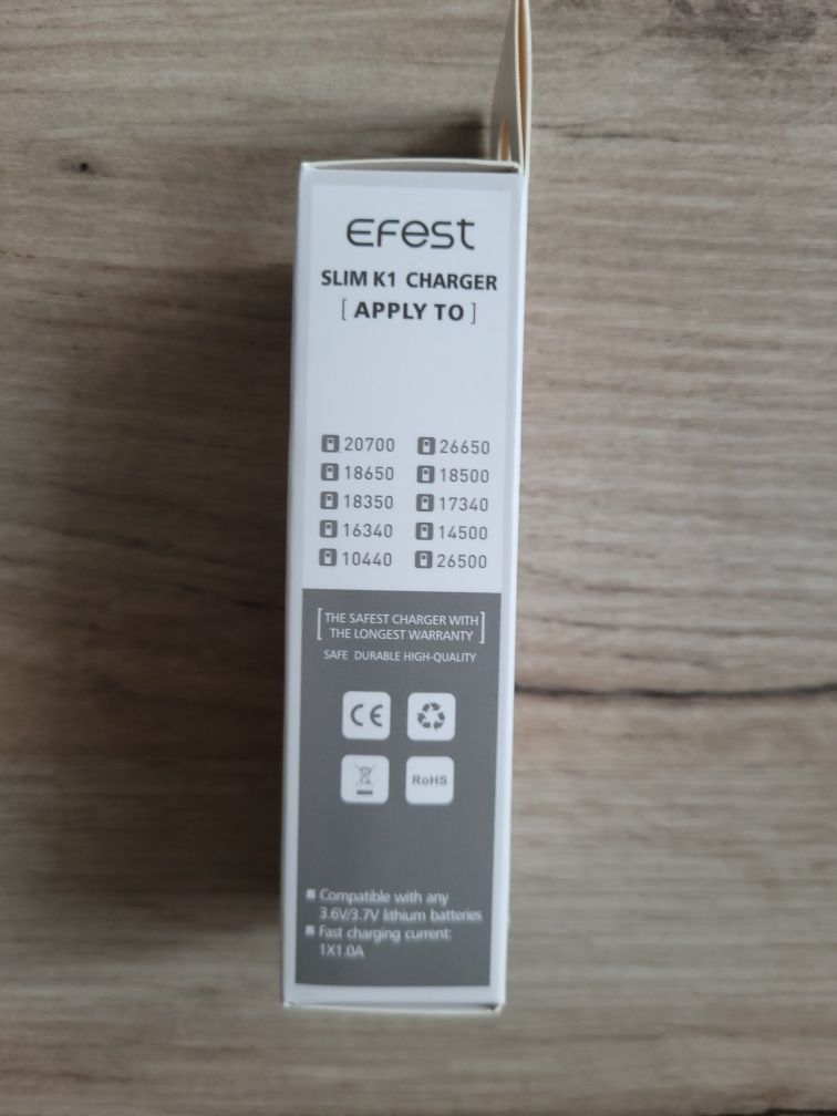 Ładowarka Efest Slim K1