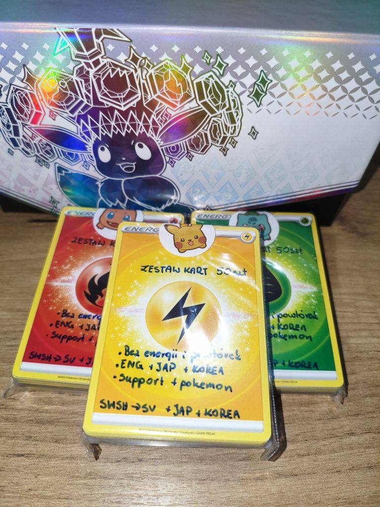 Zestaw Kart Pokemon 50szt - Pikachu