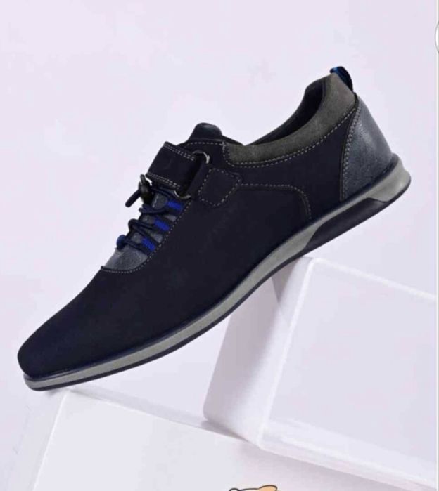 Нові Туфлі (устілка 22,5 см)