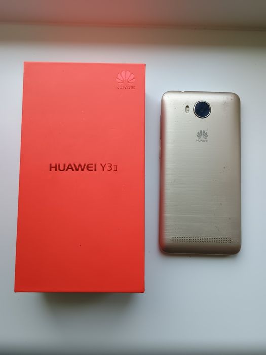 Смартфон HUAWEI Y3 1/8 Гб колір золотий