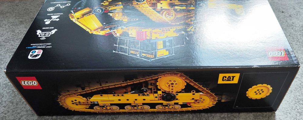 LEGO Technic 42131 Buldożer CAT D11 [nowy]