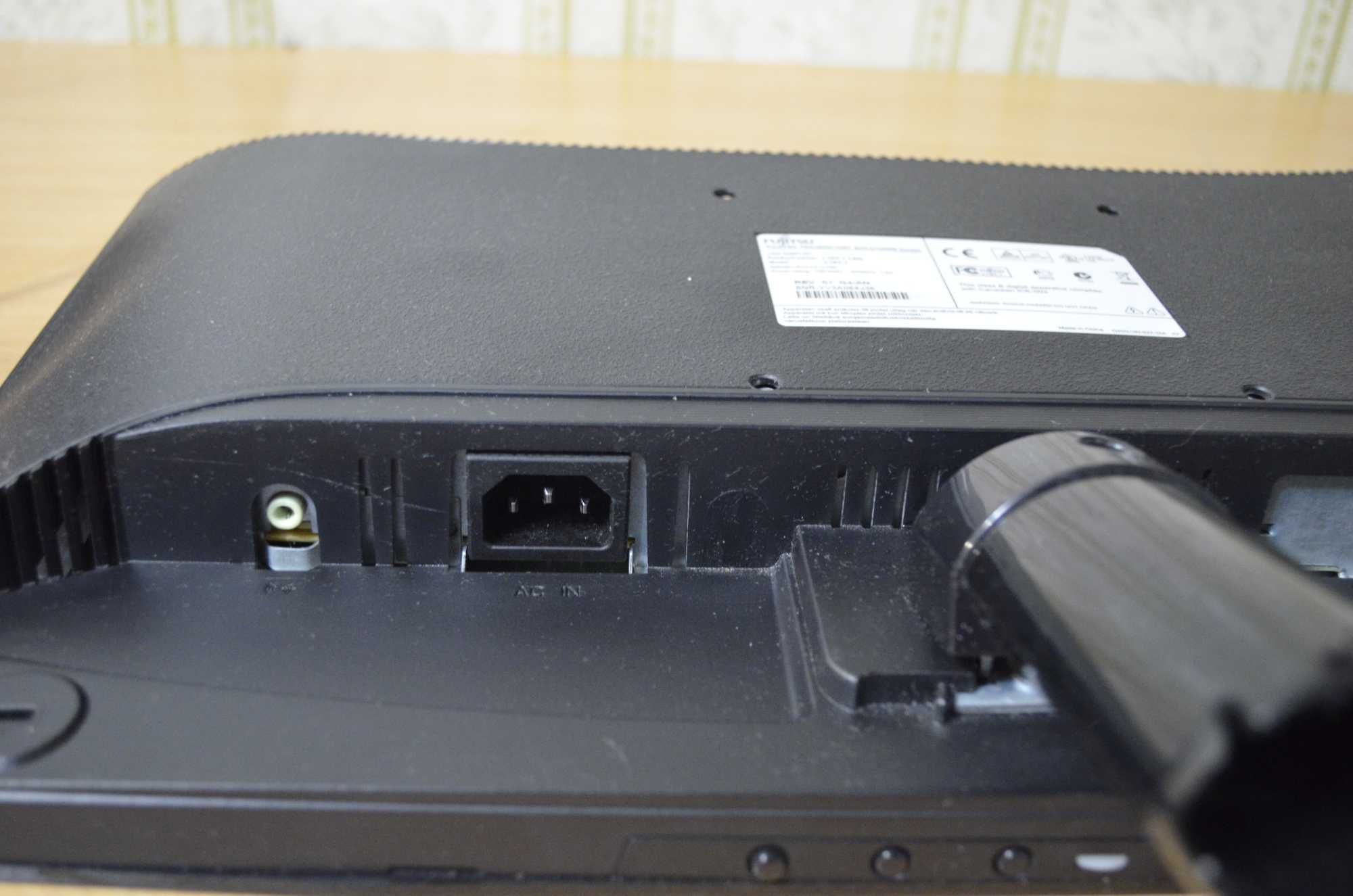 ЖК монитор  Fujitsu LED  L19T-1