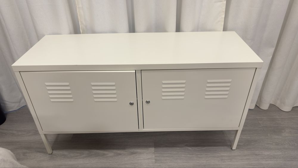 Armário de metal Ikea