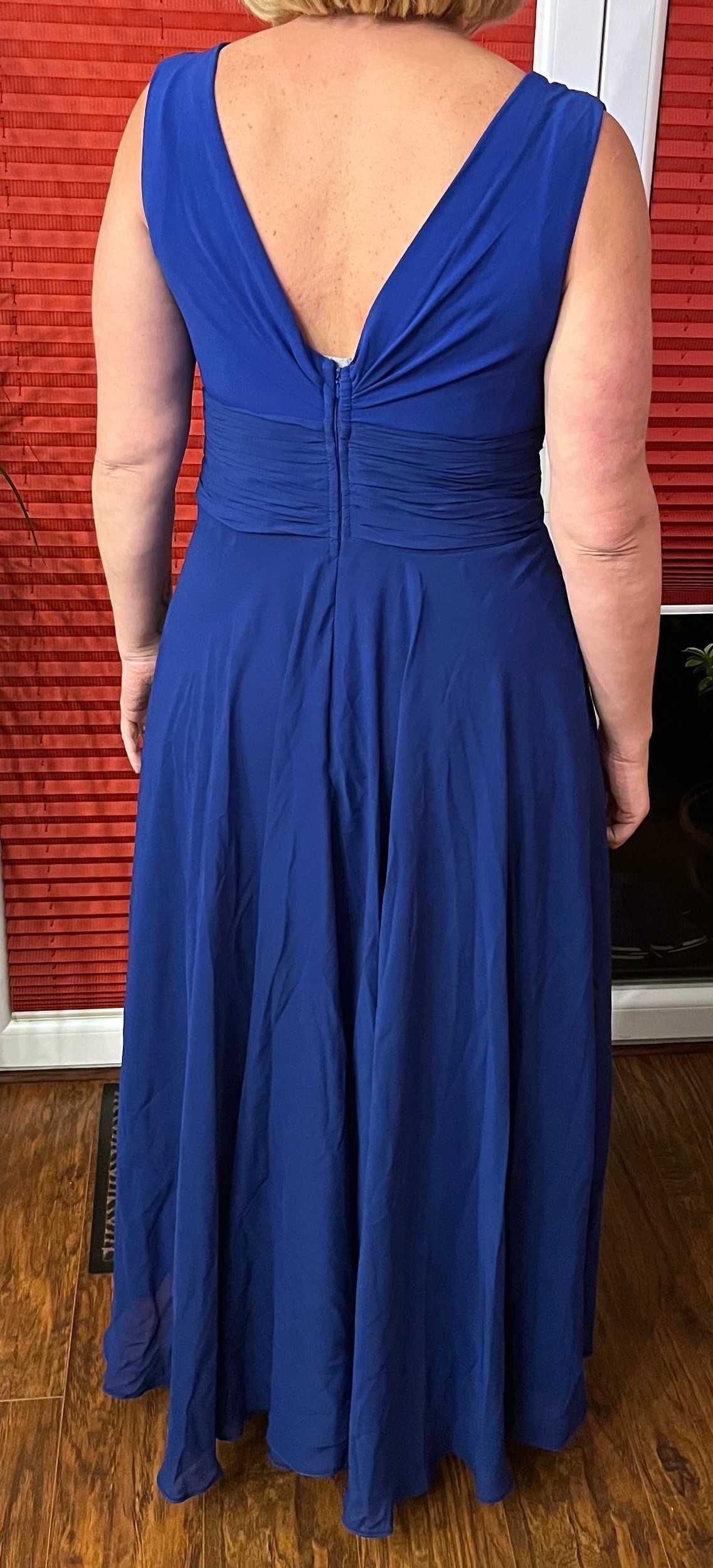 Suknia wieczorowa niebieska