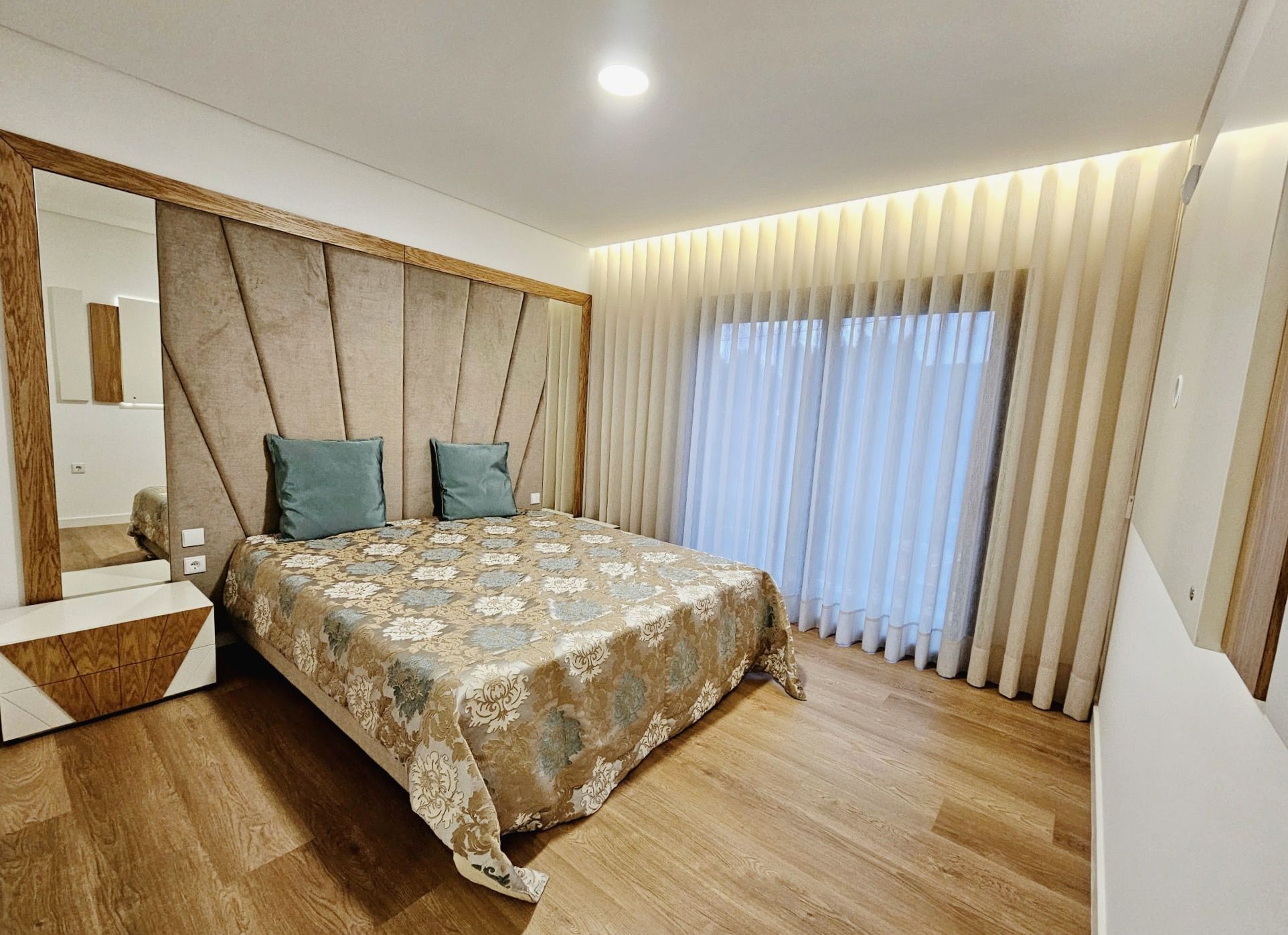 Venda Particular Moradia isolada com Piscina