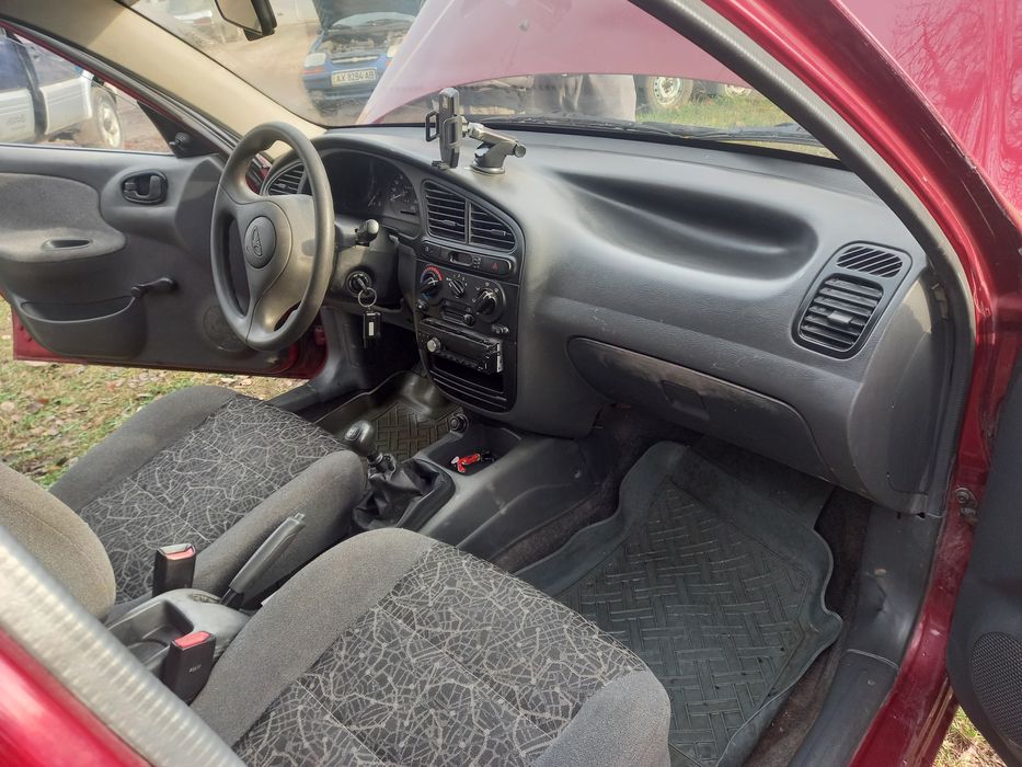 автомрбиль ЗАЗ ДЭО СЕНС