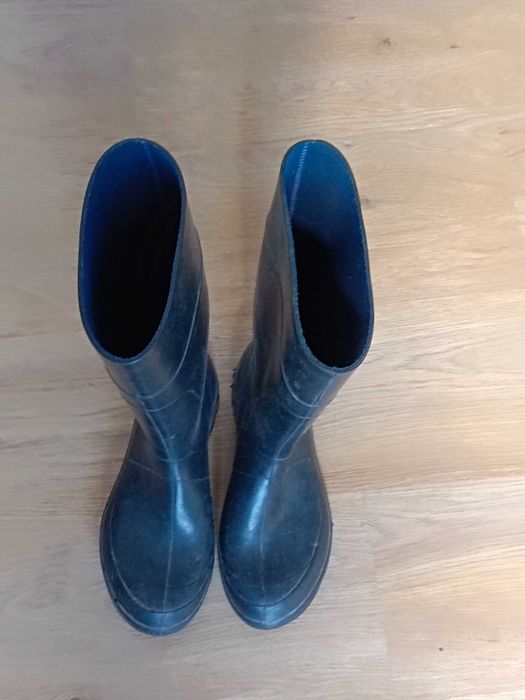 Galochas número 40 + capa e calças de pescador