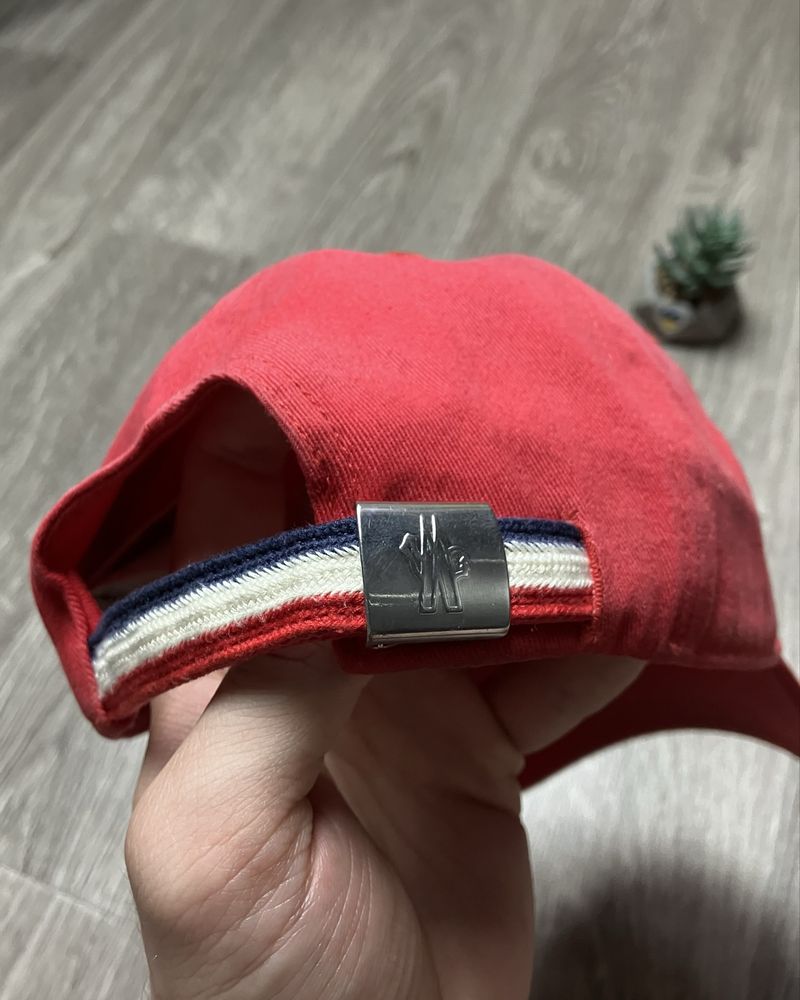 Червона кепка Moncler 100% оригінал з найновіших колекці монклер y2k