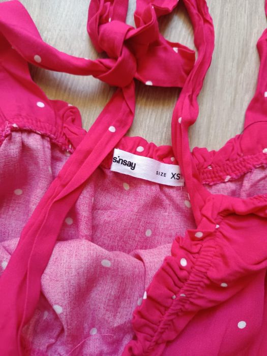 Nowy kombinezon fuksja w białe kropki, r.XS