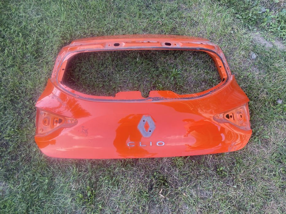 Klapa tylna bagażnika Renault Clio V
