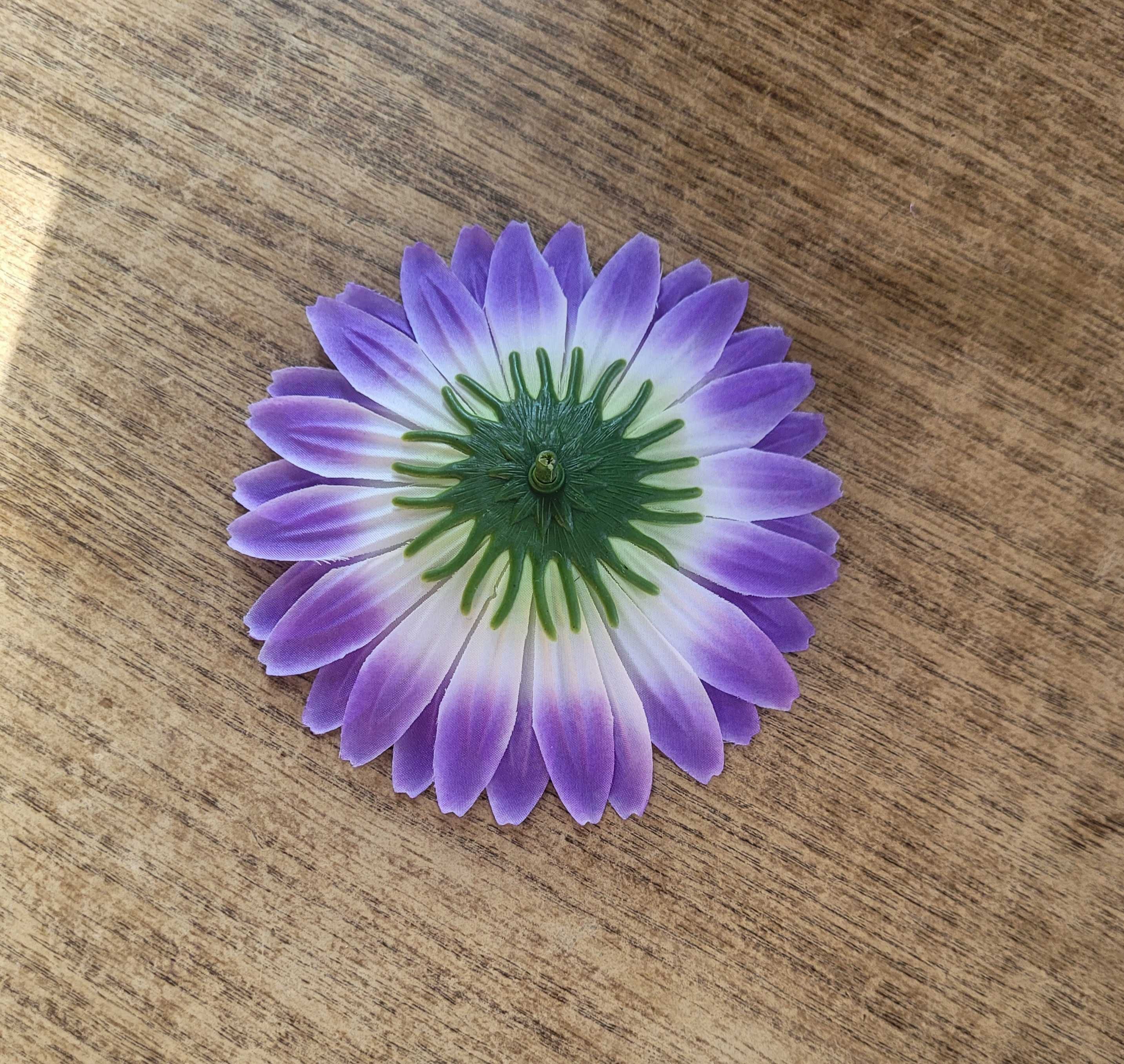 plastikowe kwiaty