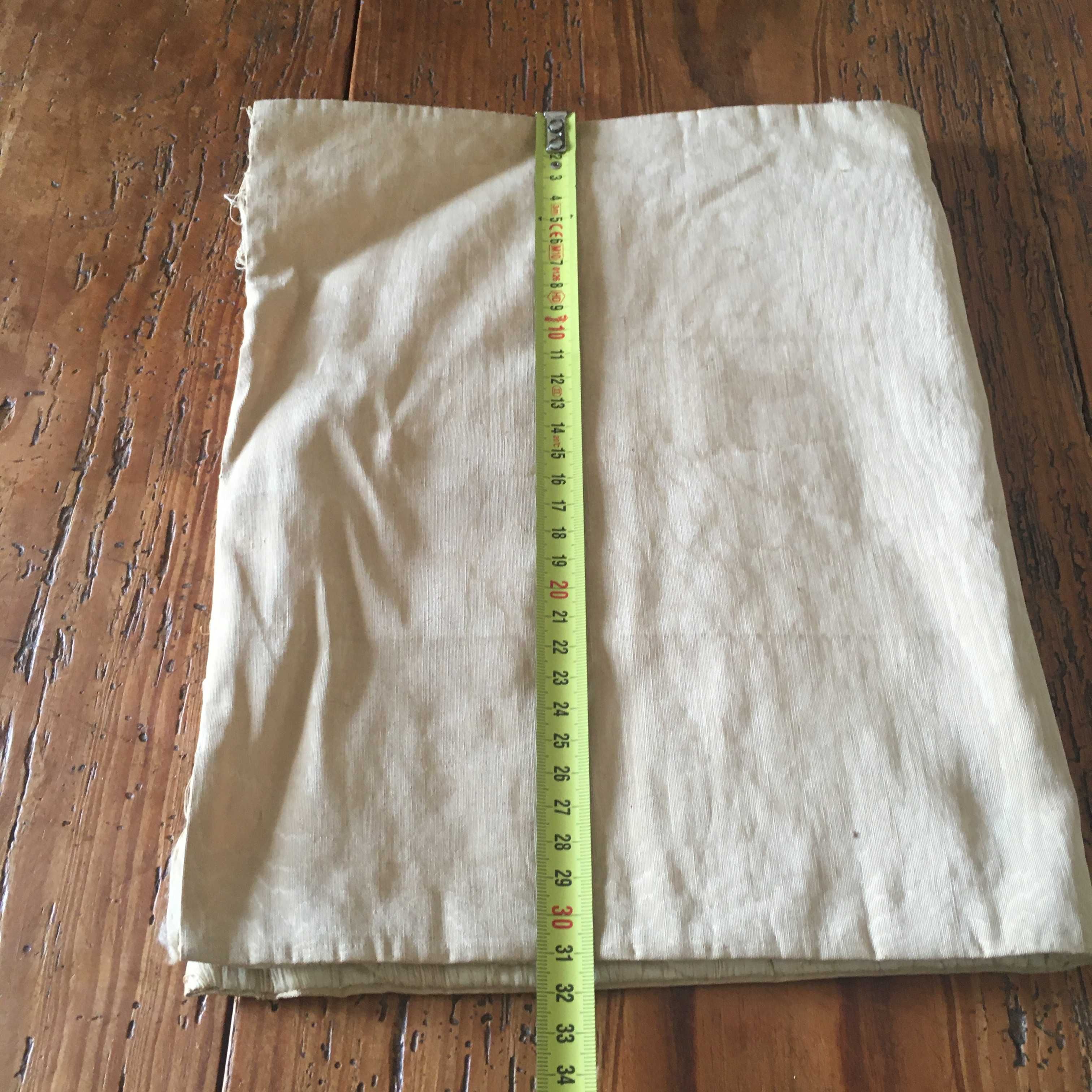 Capa de livro em Moiré de seda bordado à mão