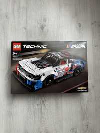 LEGO  42153 Technic NASCAR Next Gen Chevrolet Camaro ZL1