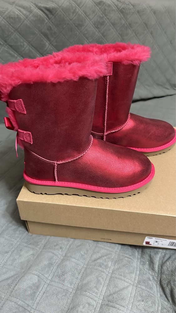 Продам UGG оригінал 37 розмір(USA6)