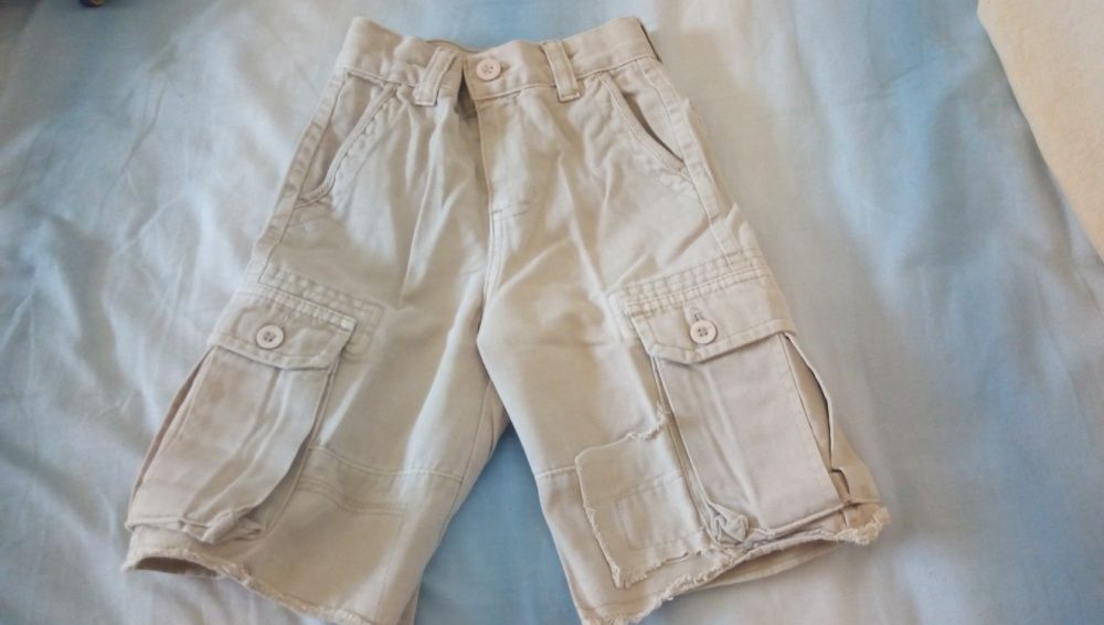 Bermudas em ganga bege e Adidas 7-8 anos