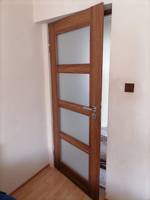 Drzwi wewnętrzne pokojowe 80 prawe