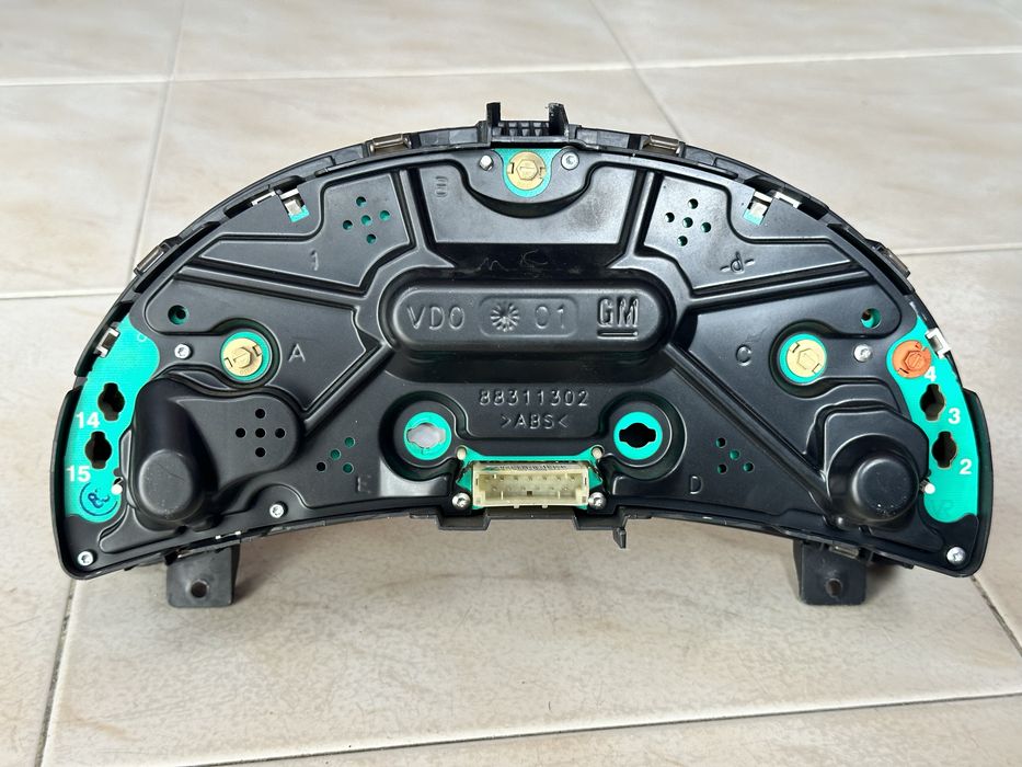 Quadrante Opel Corsa C - 1.7 di 2001 (A funcionar)