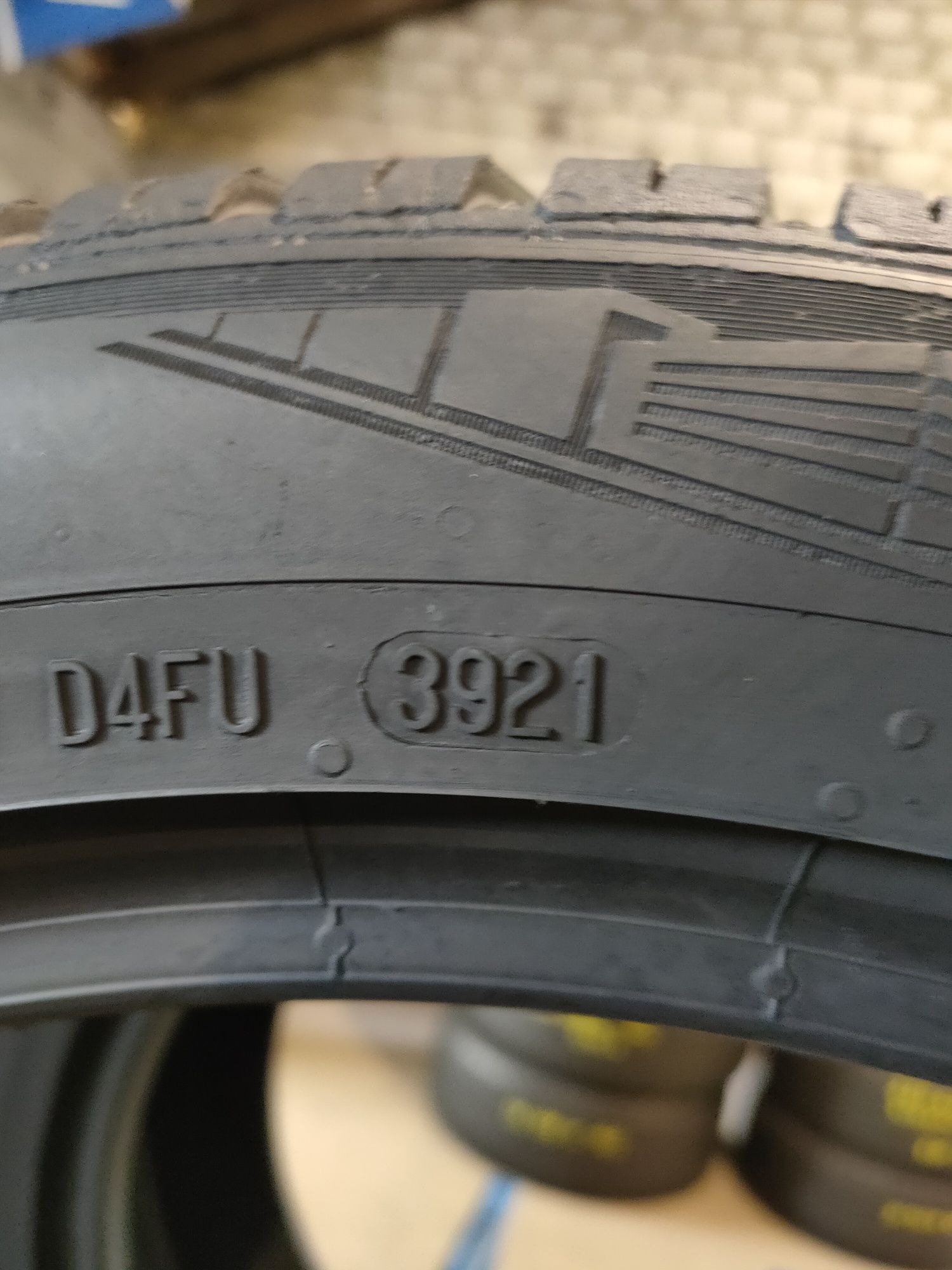 225/45r17 Continental AllSeasonContact z 2021r około 6,2mm