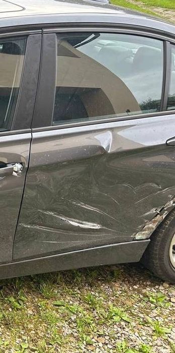 Двері дверка задня ліва під ремонт БМВ BMW 3 F30 2016 рест B39