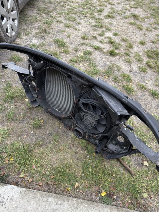 Установча панель, касета радіаторів, телевізор Ауді а6 с5 2.4