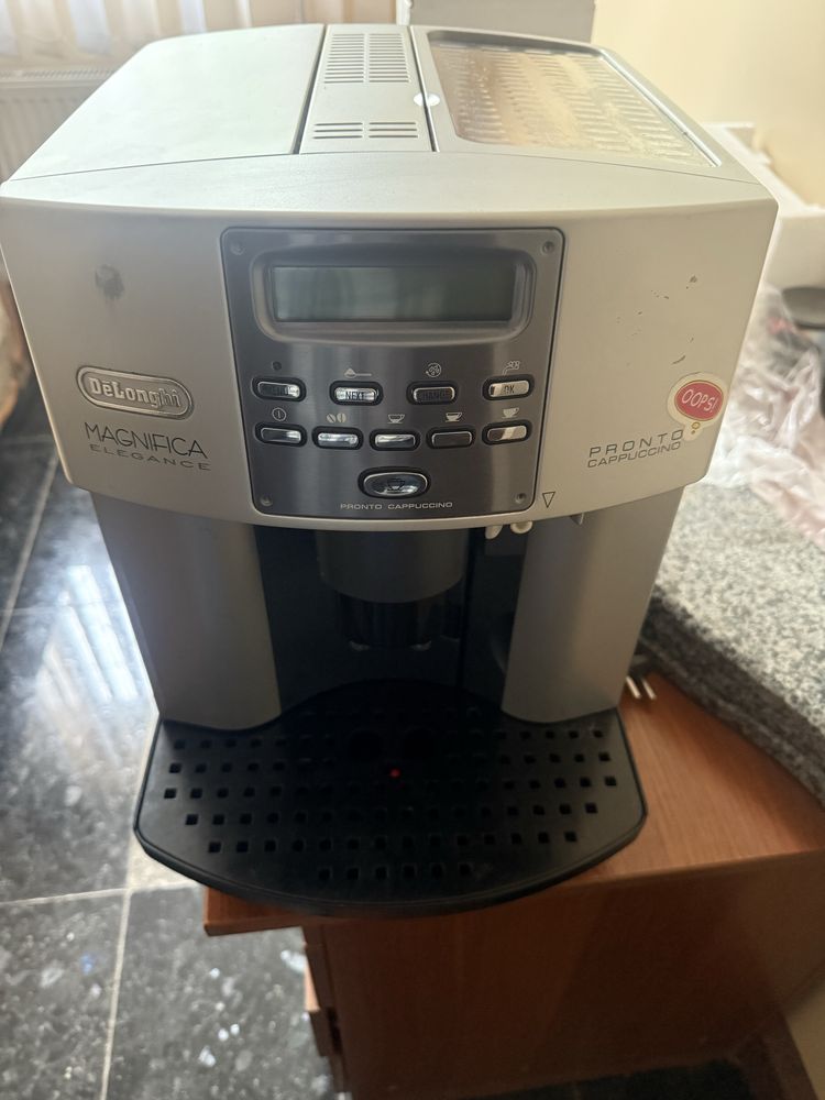 Кавомашини WMF 800, Delonghi Magnifica
