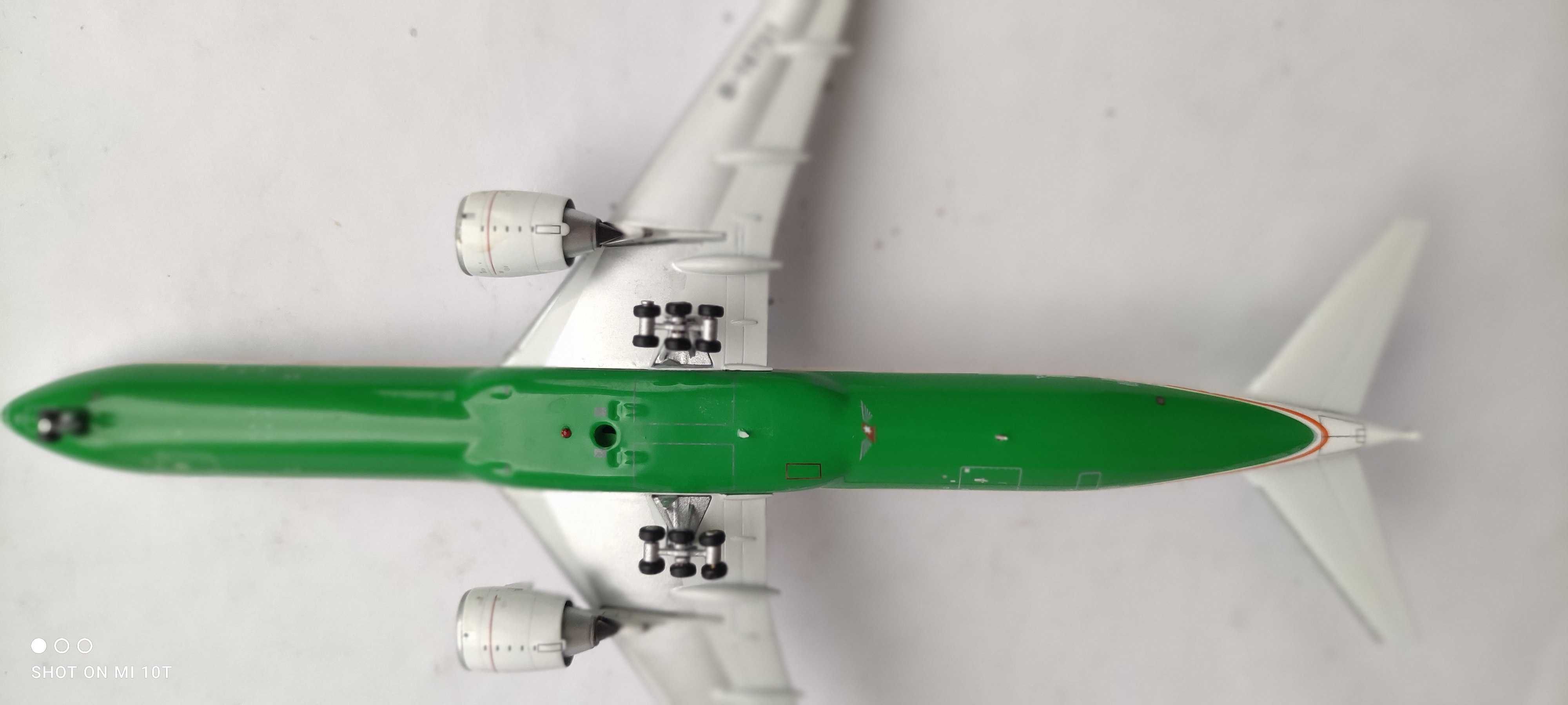 1/400 модель самолета BOEING 777 Eva Air