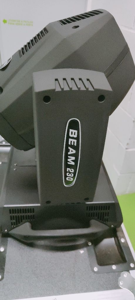Beam 7R Novos com Hardcase c/rodas - Moving Head completo